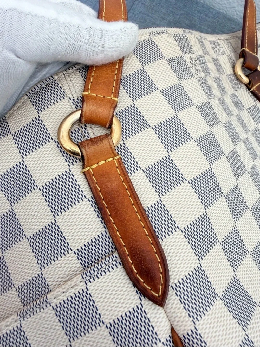 Authentic Louis Vuitton with Receipt Totally MM Damier Azur Tote Bag - Picture 5 of 12